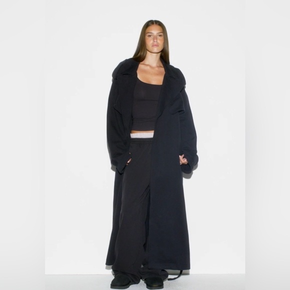 NEW SKIMS Oversized Boyfriend Trench Coat Medium - Picture 2 of 8
